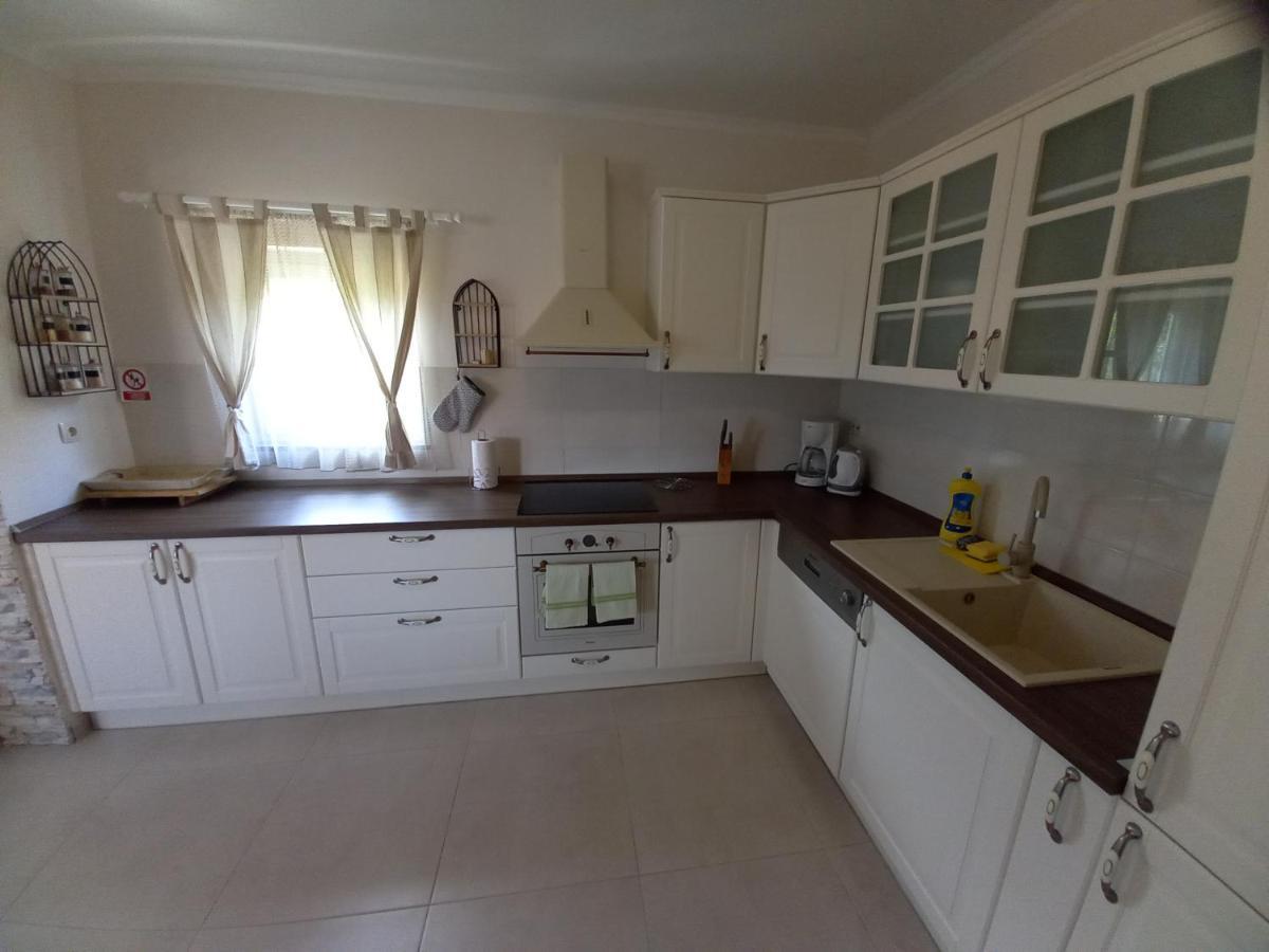 Apartmani Dijana Palit Екстериор снимка