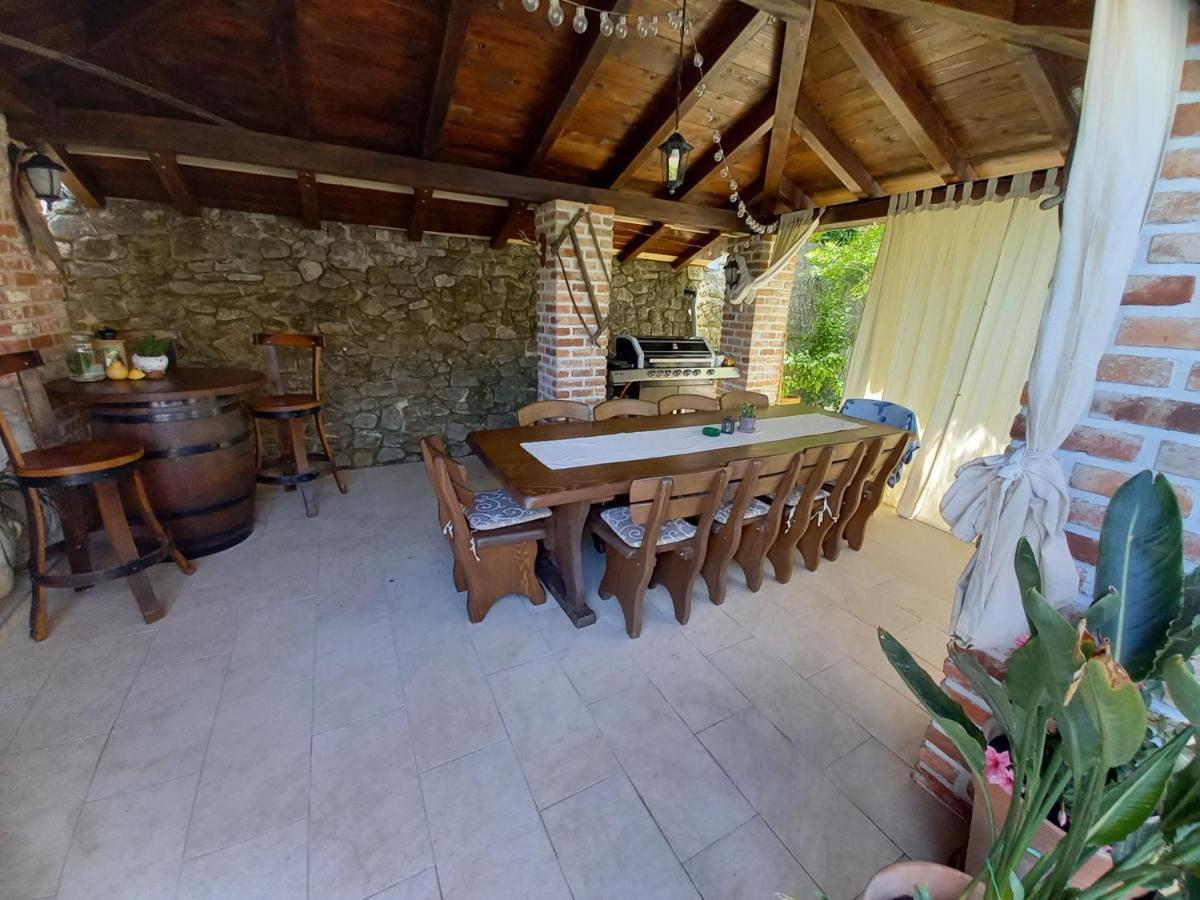 Apartmani Dijana Palit Екстериор снимка