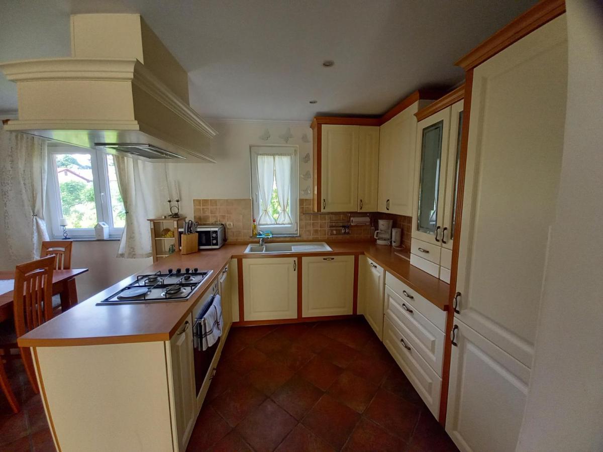 Apartmani Dijana Palit Екстериор снимка