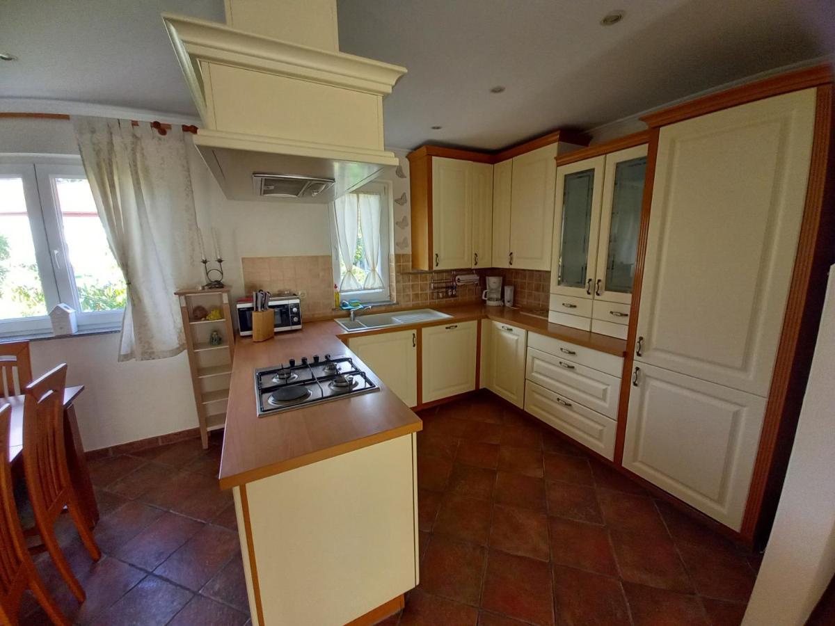 Apartmani Dijana Palit Екстериор снимка