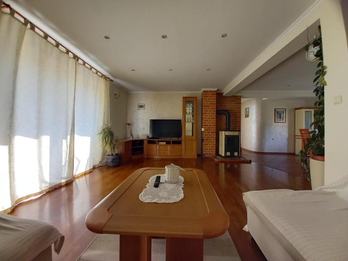 Apartmani Dijana Palit Екстериор снимка