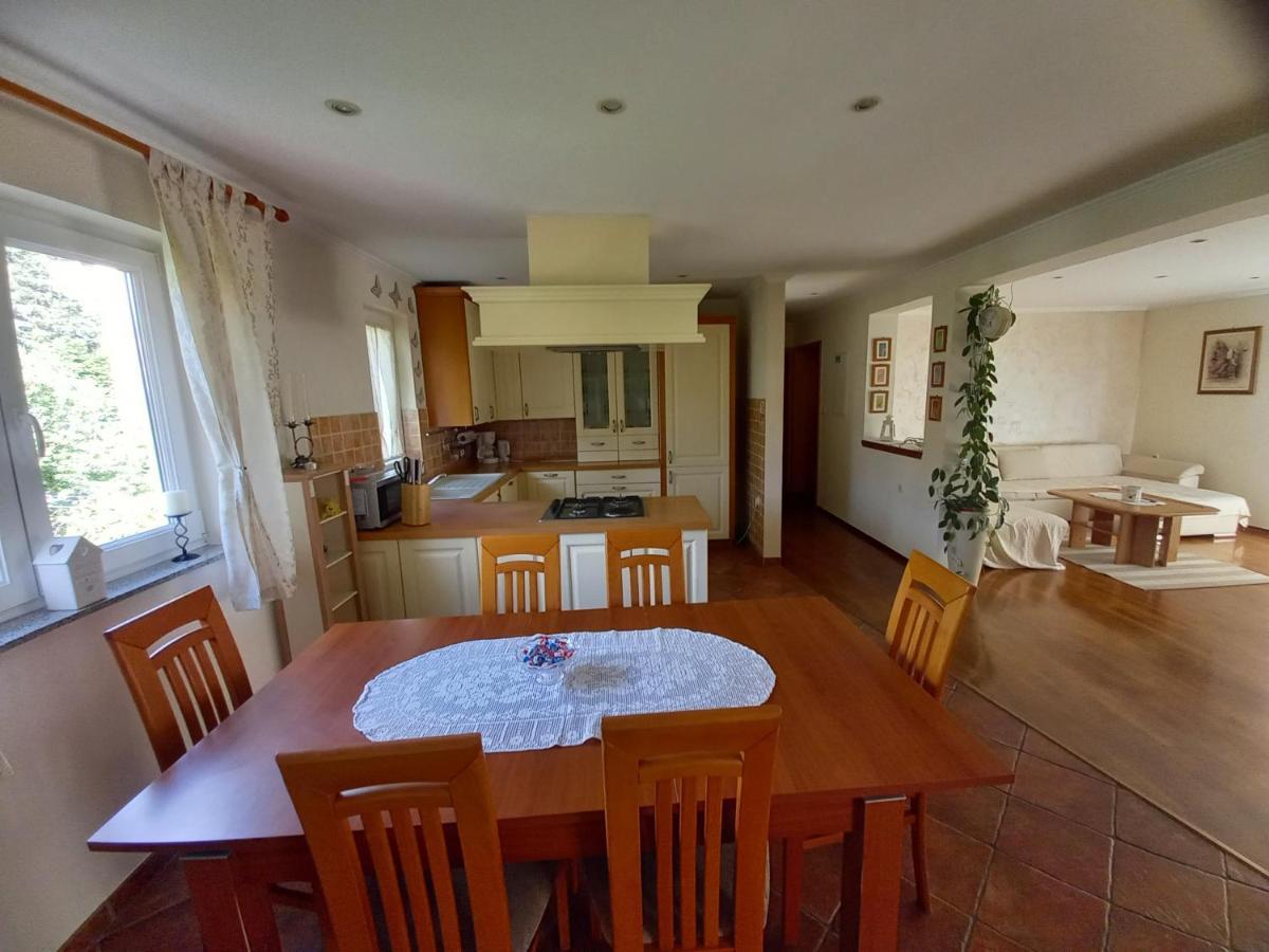 Apartmani Dijana Palit Екстериор снимка